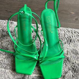Cape Robbin green heels